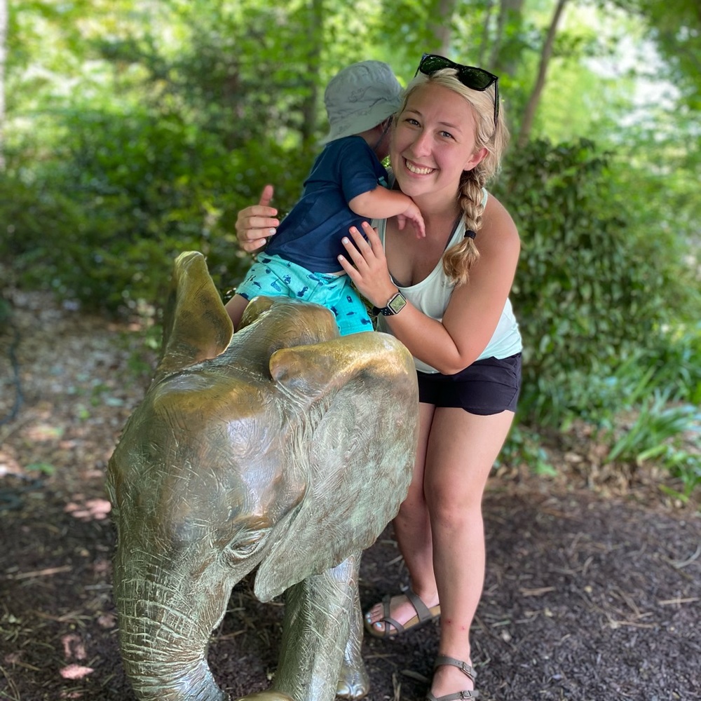 Meet your Posher, Olivia